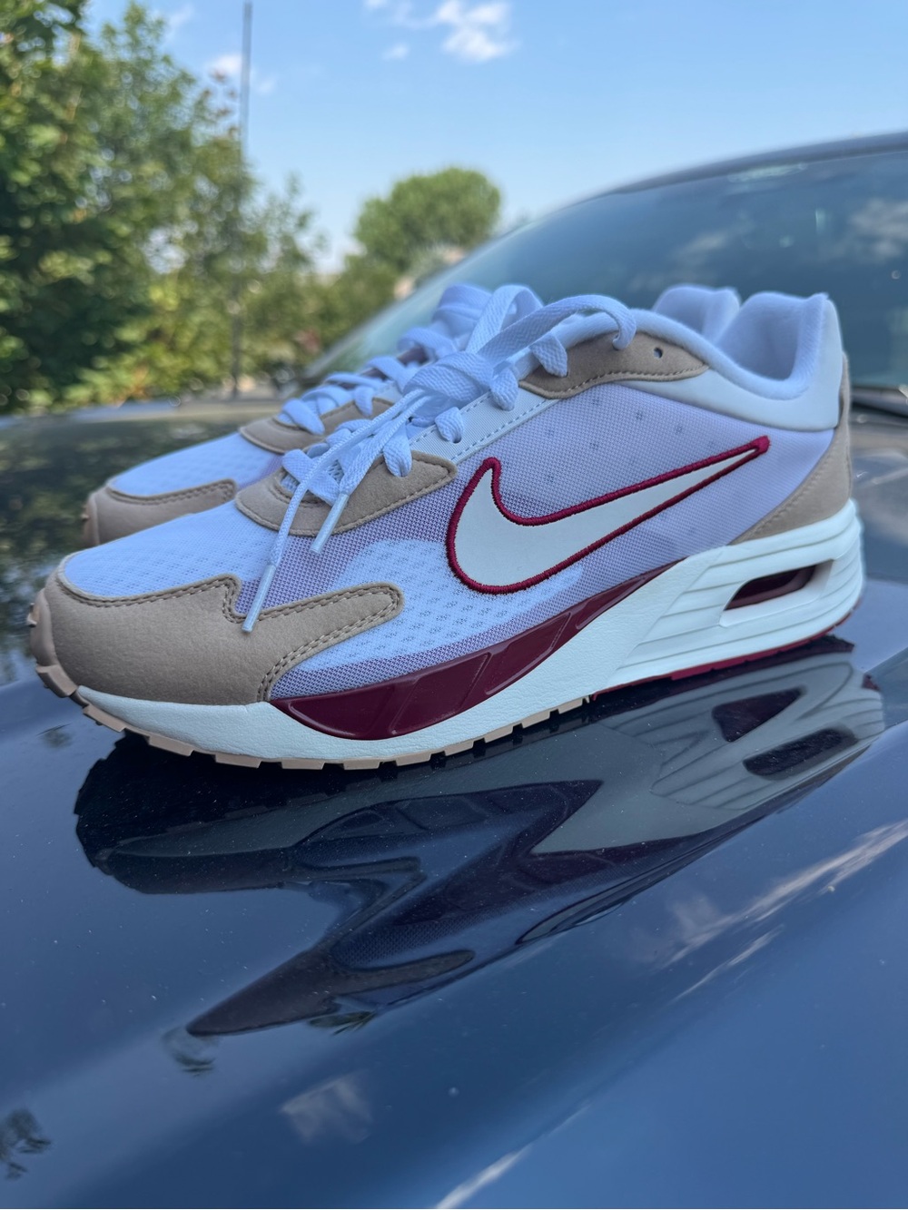 Nike White, Beige & Burgundy Casual Sneakers